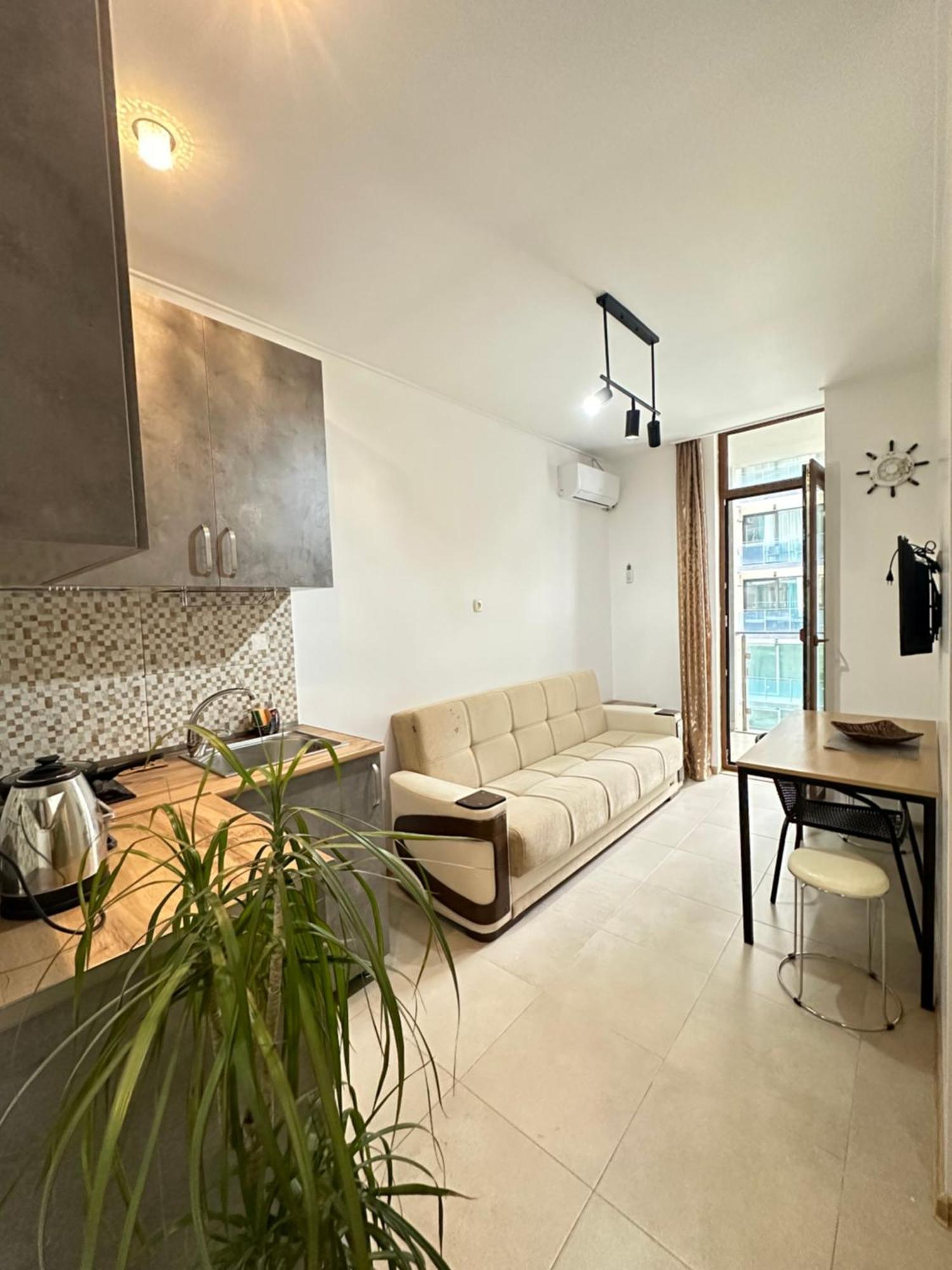 Appartement Aqua Batumi 47 Extérieur photo